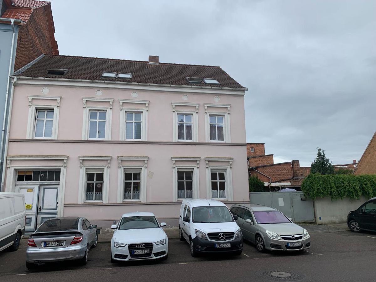 Best-Preis Ferienwohnung Mit Netflix, Self-Check-In, Ebike Ladestation Im Fahrradraum, Wlan - Direkt Am Elberadweg Im Herzen Von Wittenberge Ngoại thất bức ảnh